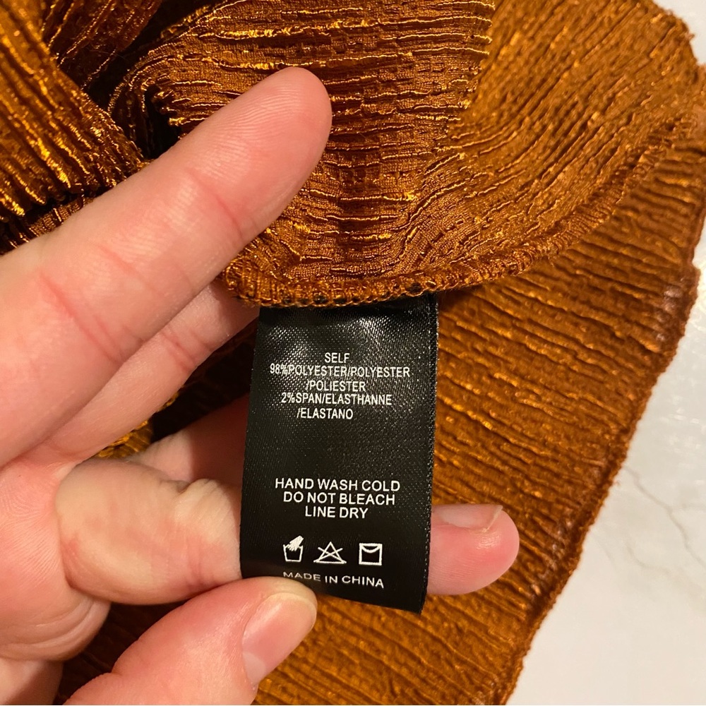 🎉HPx2!!🥳NEW Anthro Twist Front Shimmer Tank - Picture 9 of 14